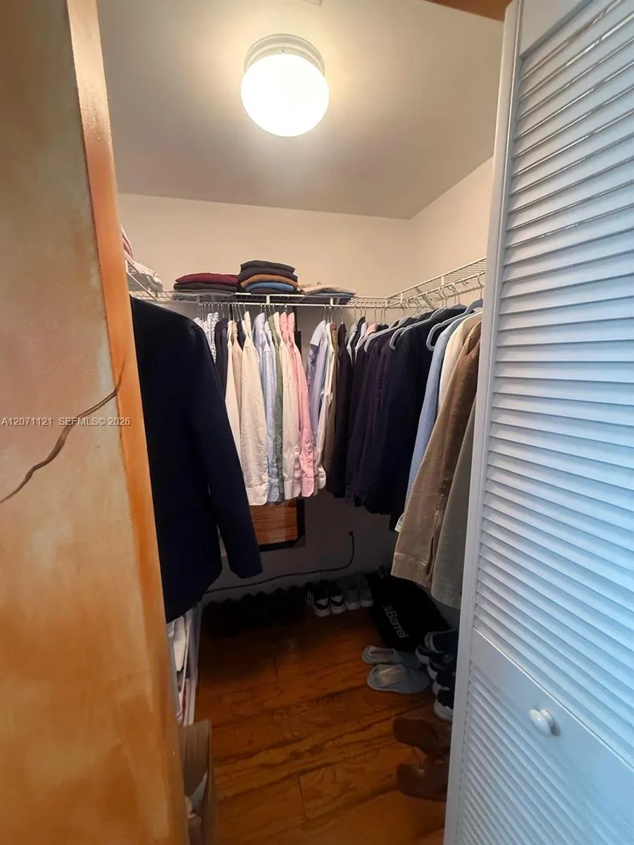 335 S Biscayne Blvd #1500 Miami, FL 33131