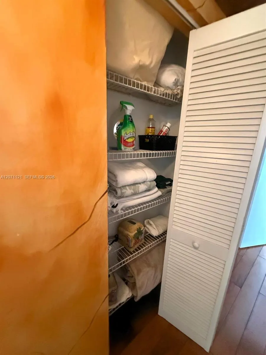 335 S Biscayne Blvd #1500 Miami, FL 33131