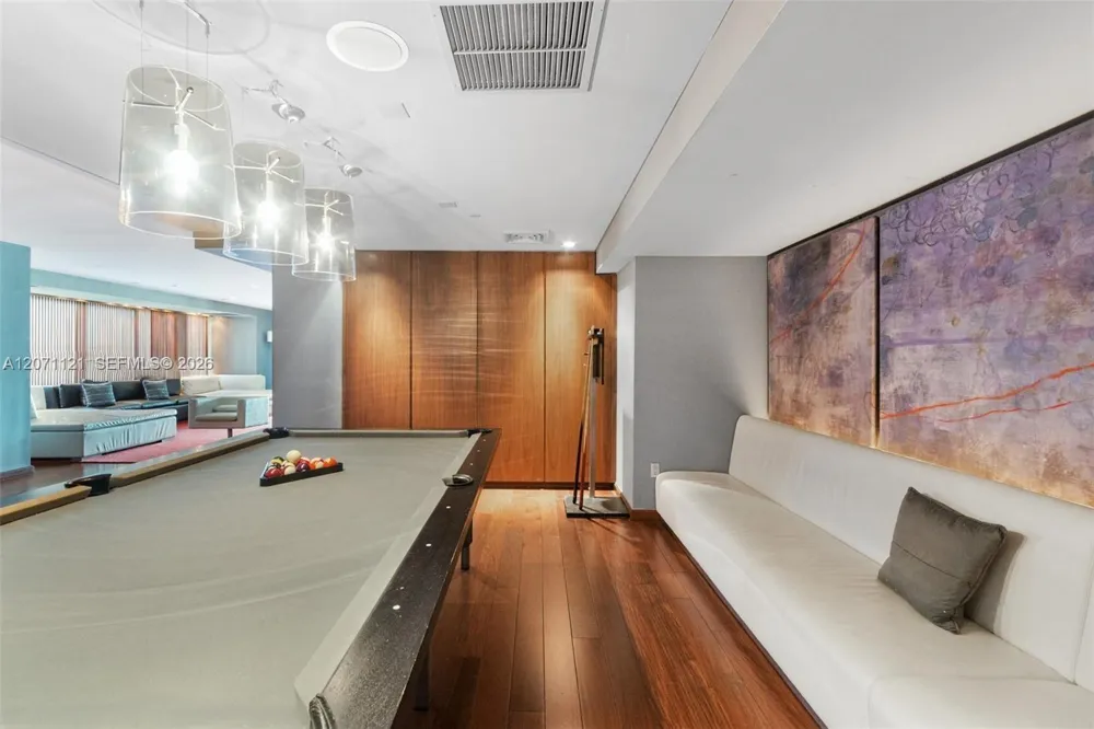 335 S Biscayne Blvd #1500 Miami, FL 33131