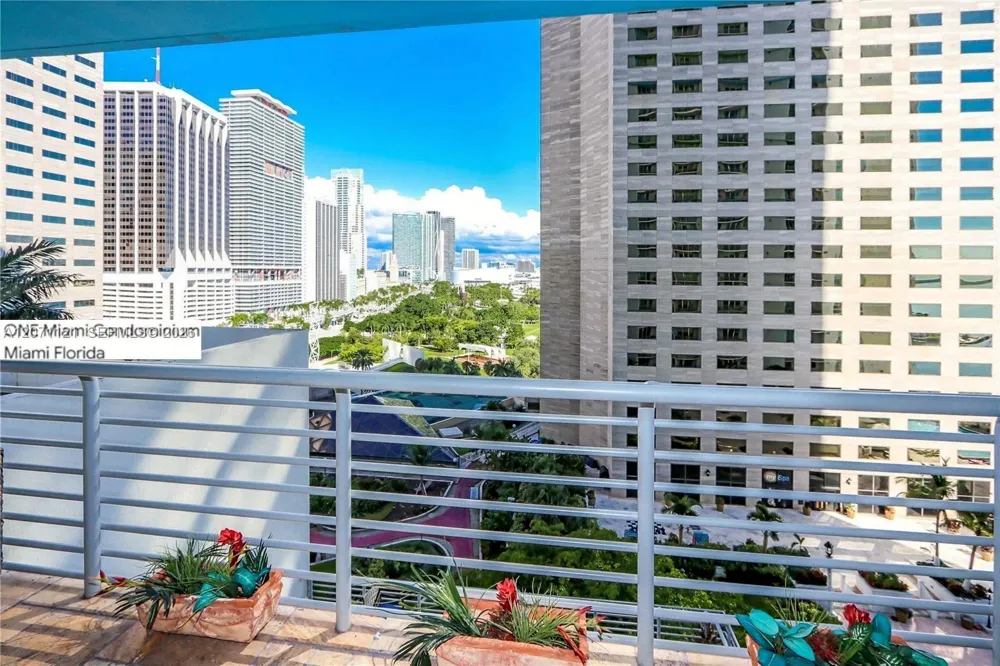 335 S Biscayne Blvd #1500 Miami, FL 33131