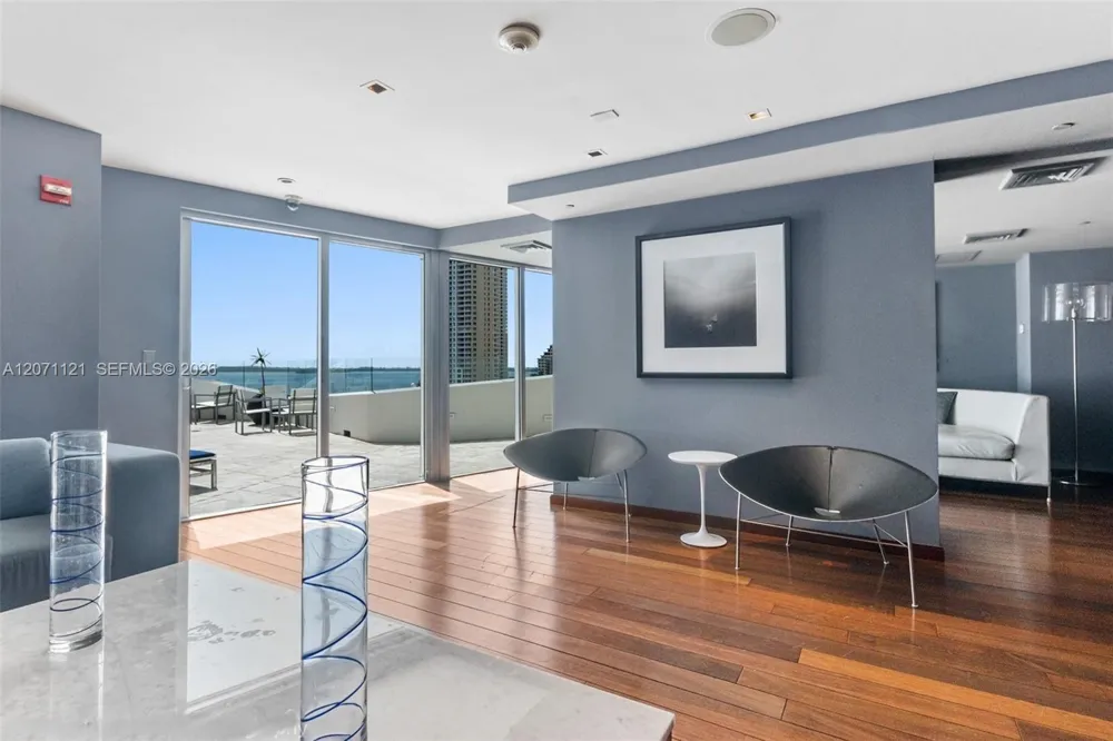 335 S Biscayne Blvd #1500 Miami, FL 33131