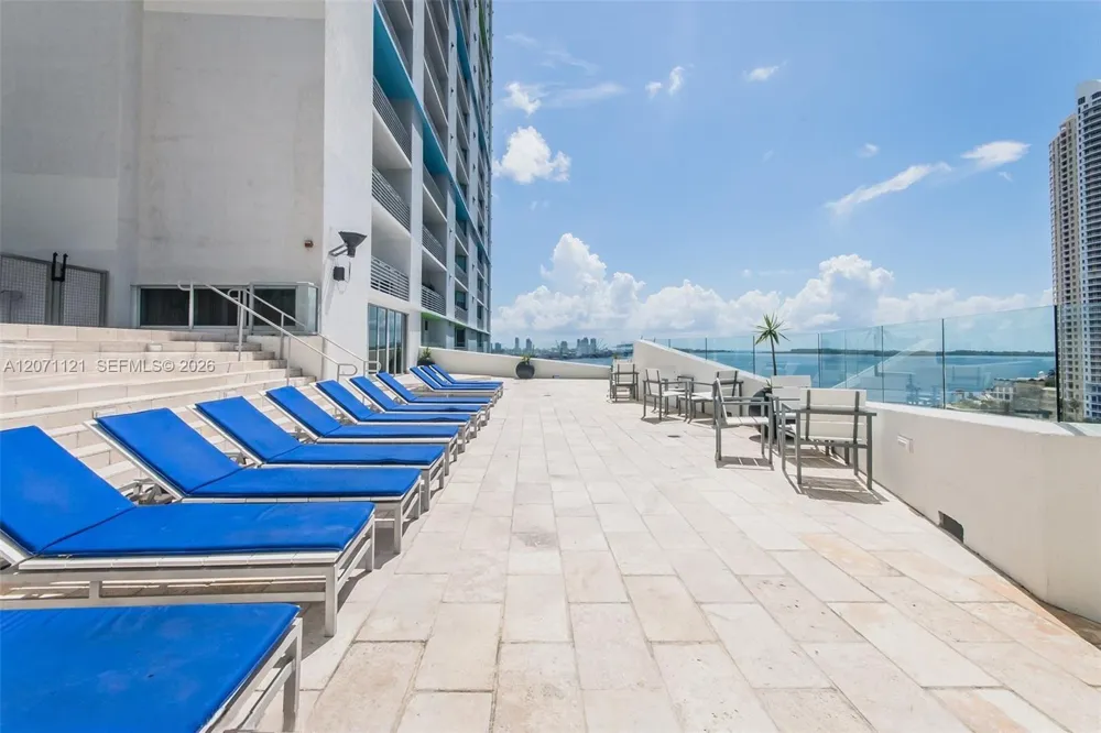 335 S Biscayne Blvd #1500 Miami, FL 33131