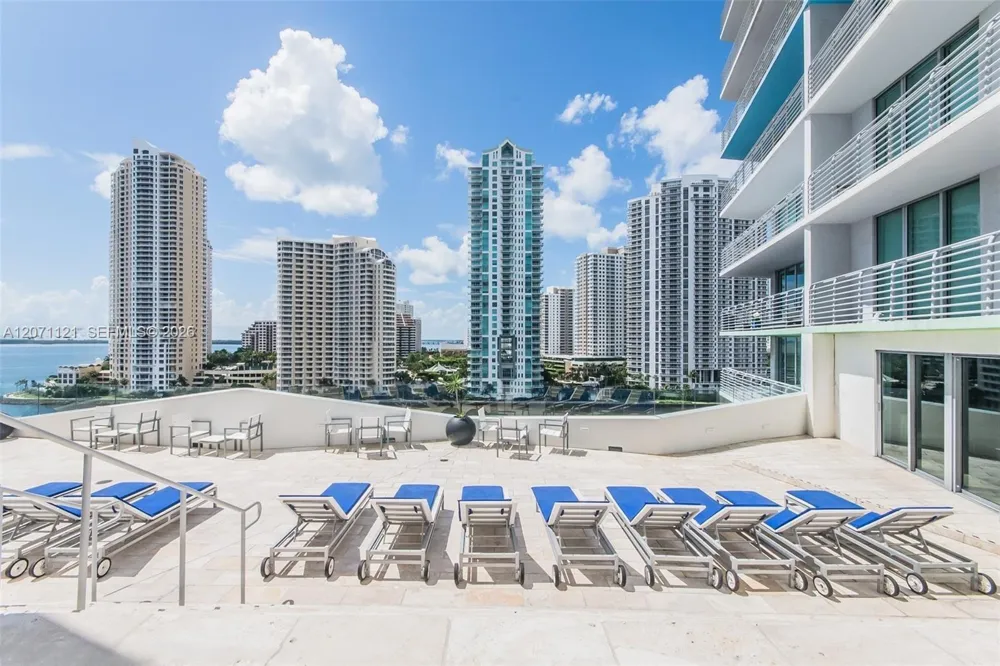 335 S Biscayne Blvd #1500 Miami, FL 33131