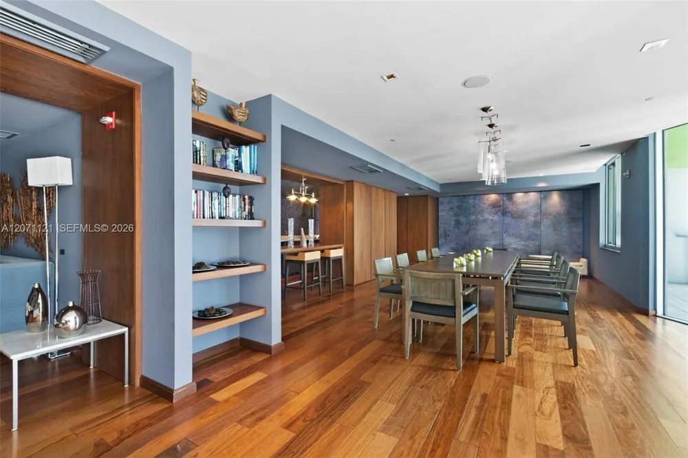 335 S Biscayne Blvd #1500 Miami, FL 33131