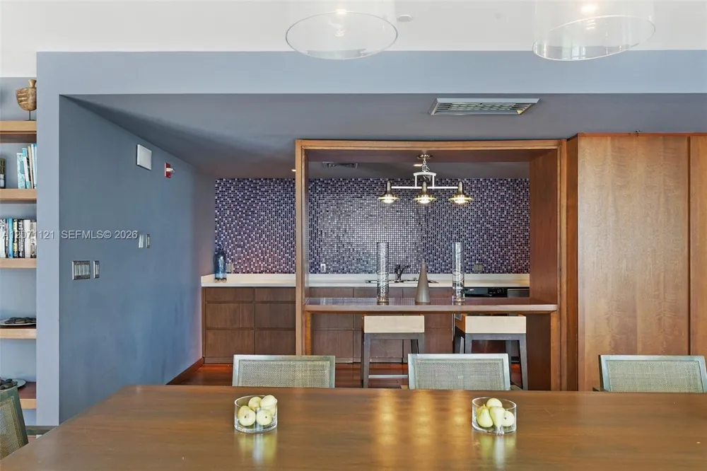335 S Biscayne Blvd #1500 Miami, FL 33131