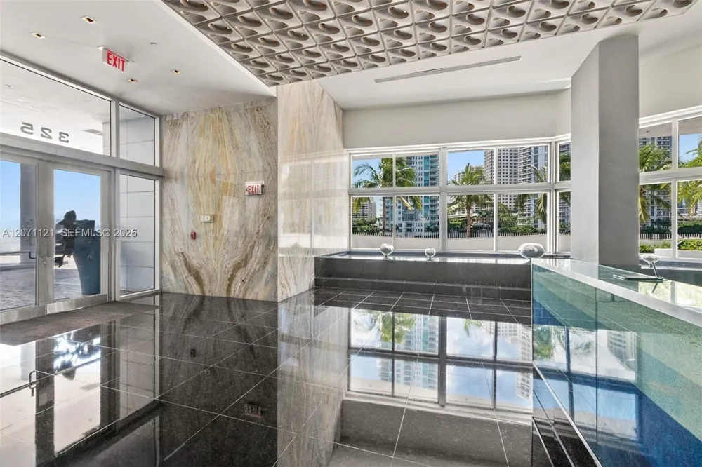 335 S Biscayne Blvd #1500 Miami, FL 33131