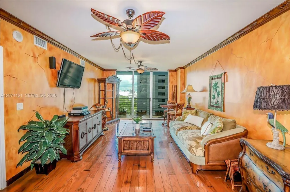 335 S Biscayne Blvd #1500 Miami, FL 33131