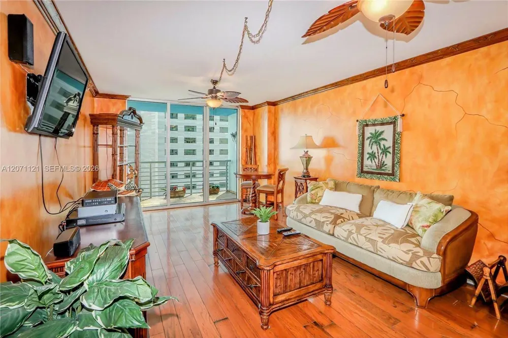 335 S Biscayne Blvd #1500 Miami, FL 33131