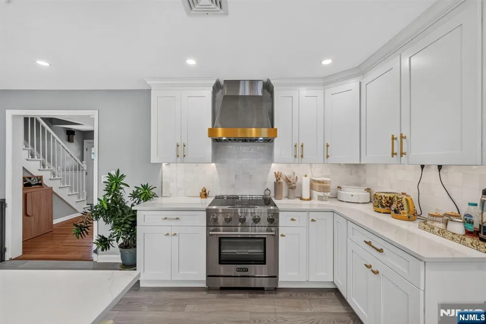 392 Monroe Avenue Wyckoff, NJ 07481