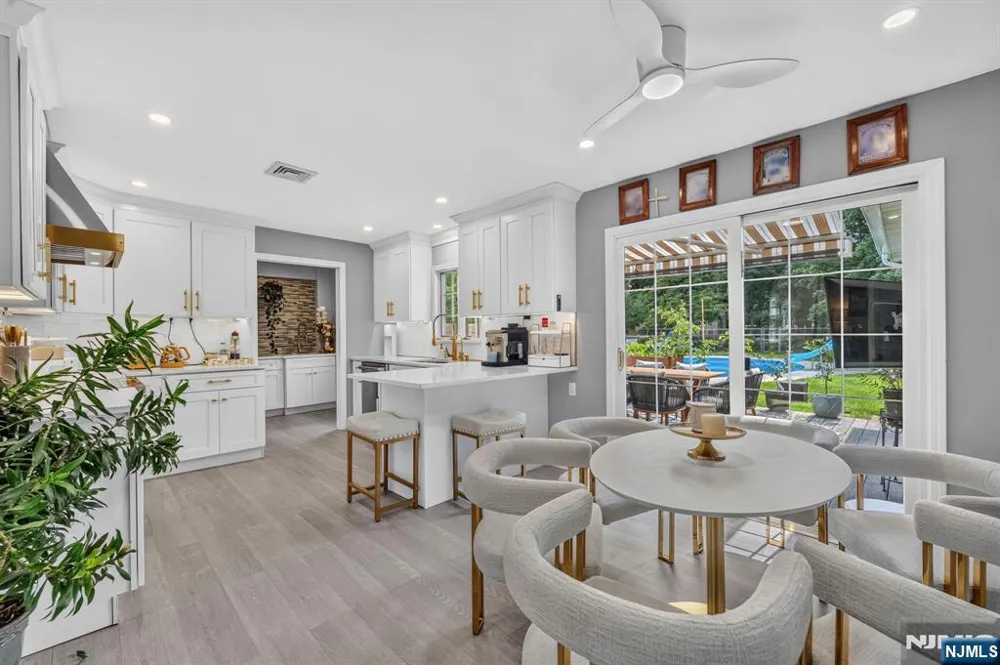 392 Monroe Avenue Wyckoff, NJ 07481