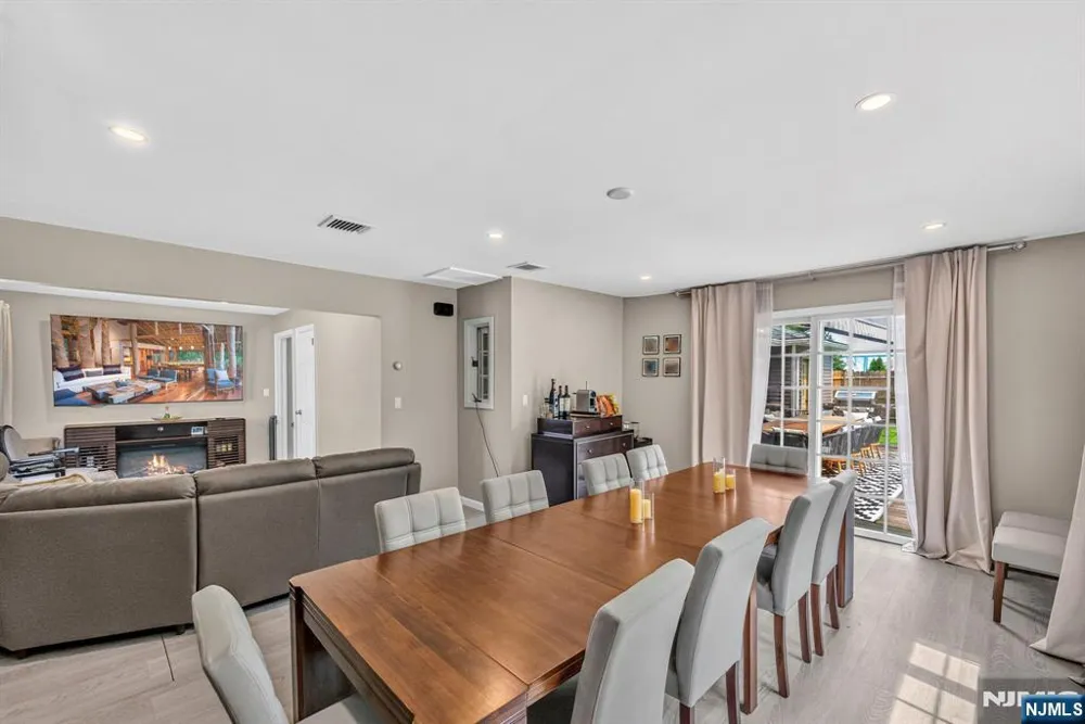 392 Monroe Avenue Wyckoff, NJ 07481