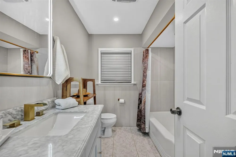 392 Monroe Avenue Wyckoff, NJ 07481