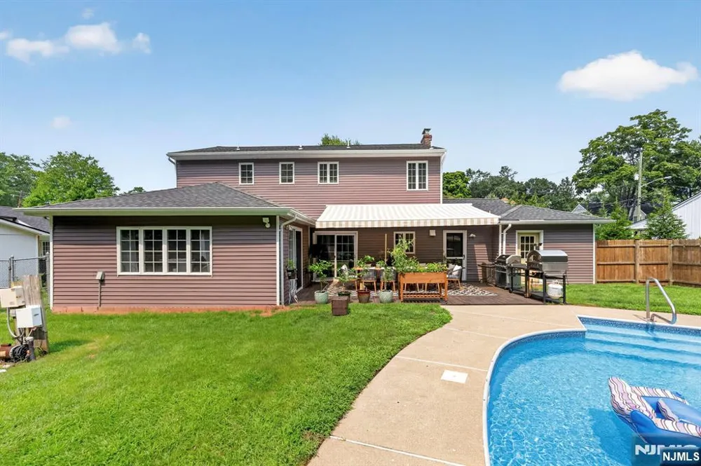 392 Monroe Avenue Wyckoff, NJ 07481
