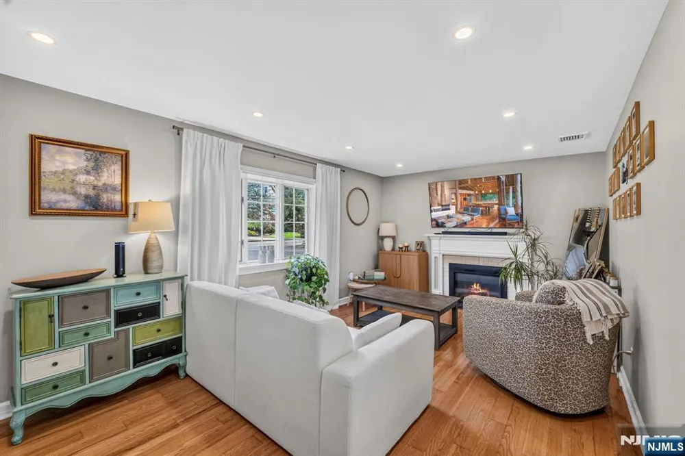 392 Monroe Avenue Wyckoff, NJ 07481