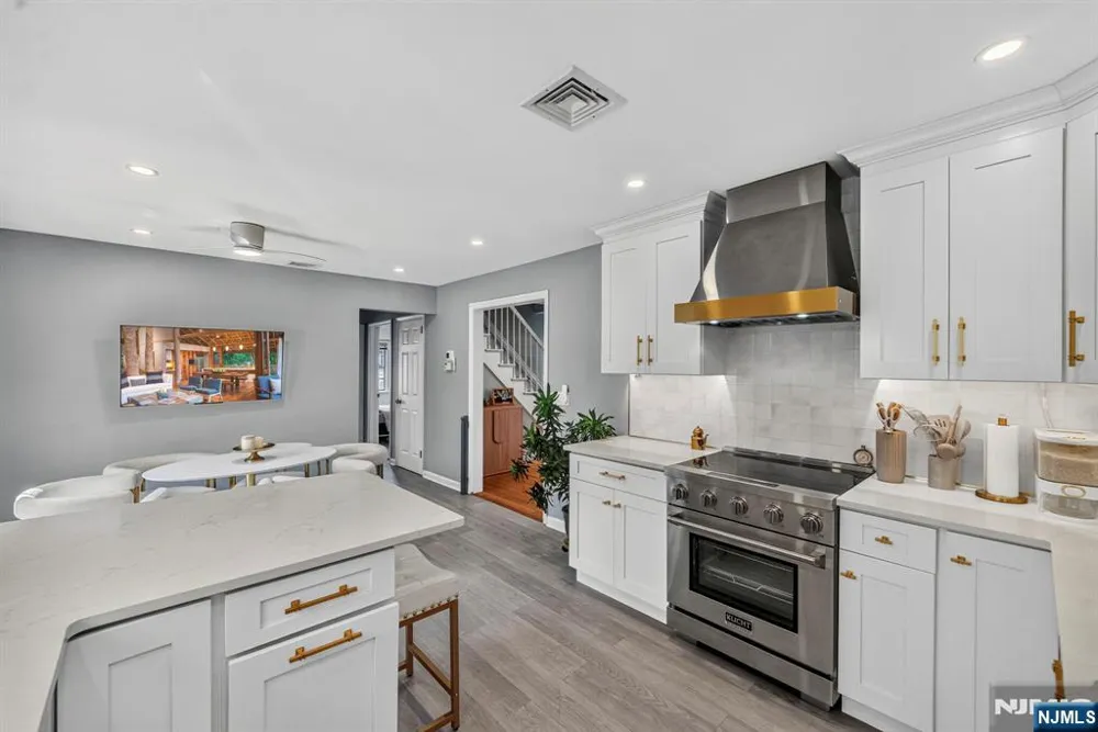 392 Monroe Avenue Wyckoff, NJ 07481