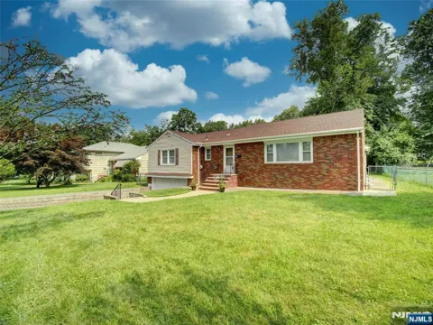 25 Woodland Avenue