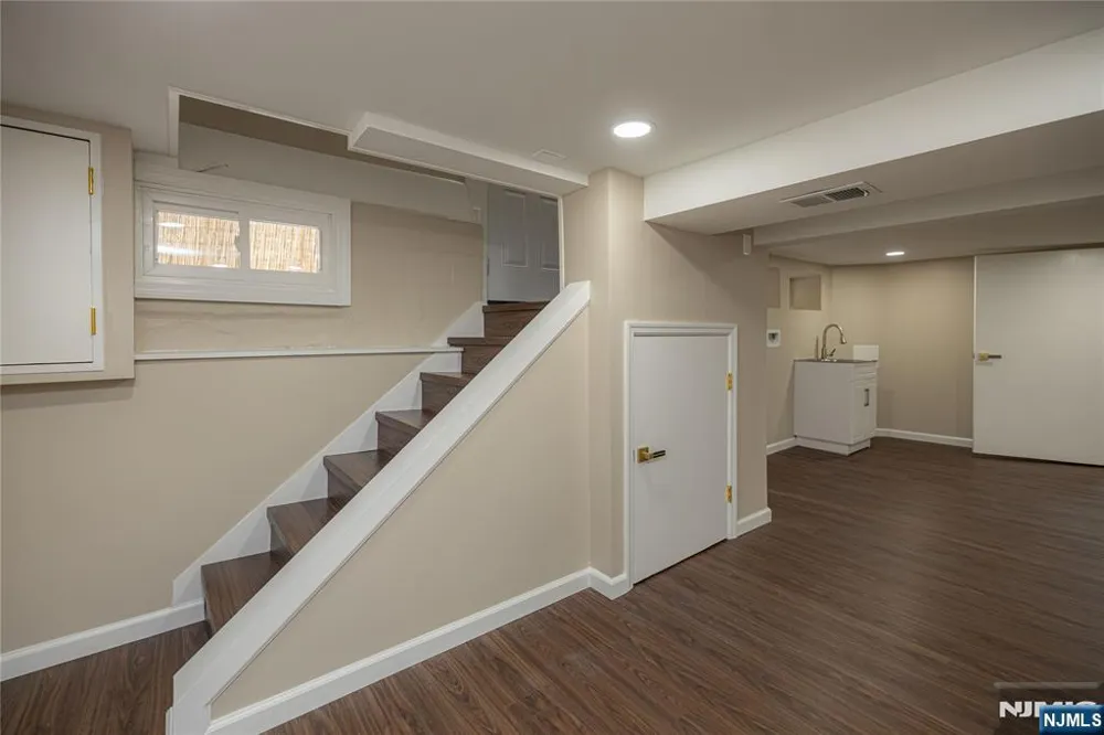 159-161 Vermont Avenue Newark, NJ 07106