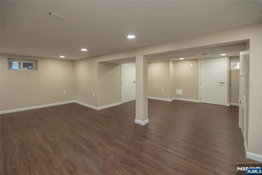 159-161 Vermont Avenue Newark, NJ 07106