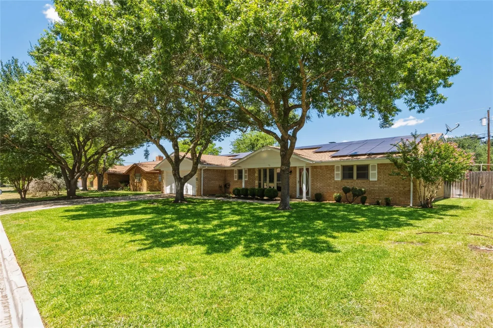 4304 9th Street Brownwood, TX 76801