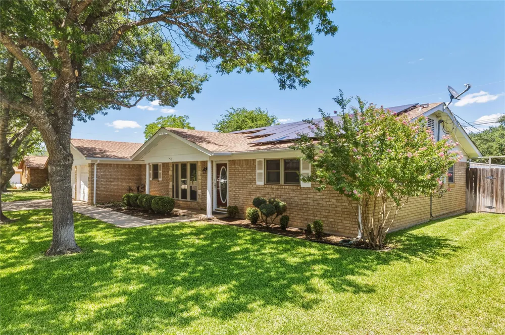 4304 9th Street Brownwood, TX 76801