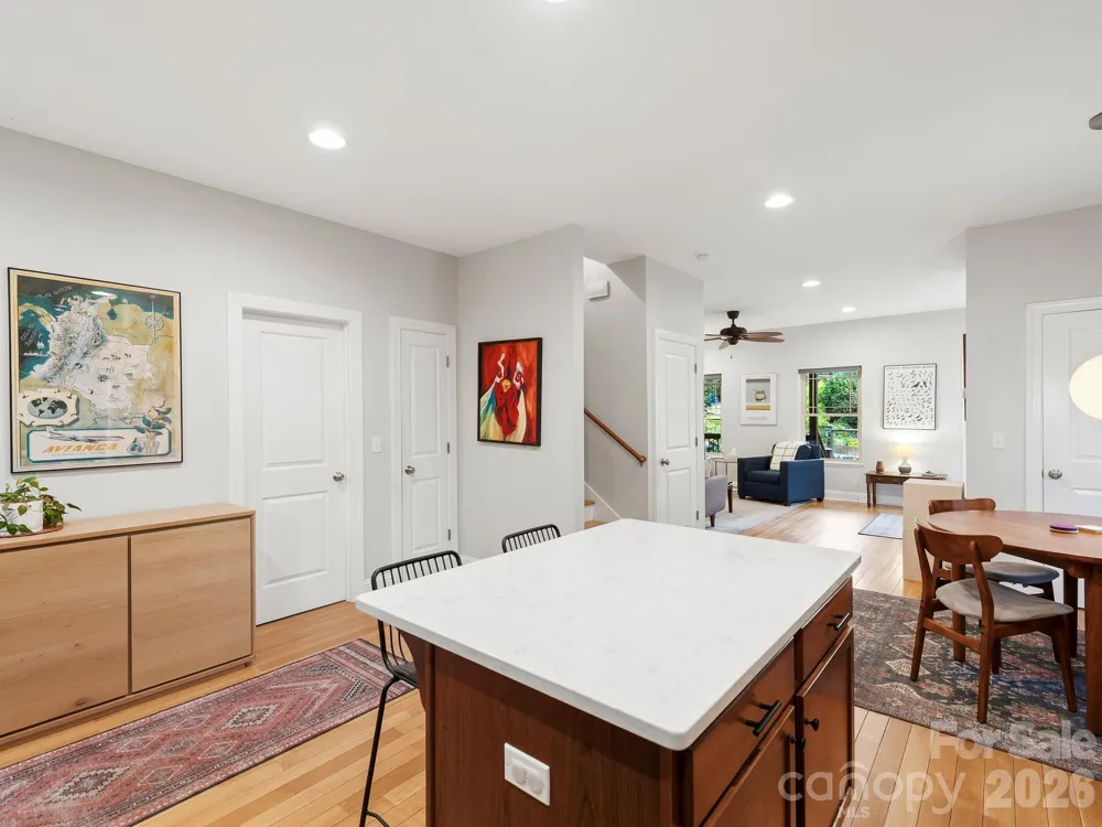 56 Harvard Place Asheville, NC 28806
