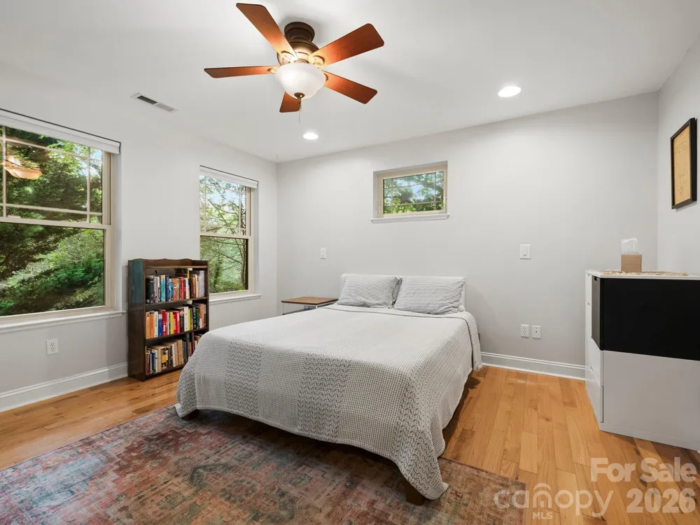 56 Harvard Place Asheville, NC 28806