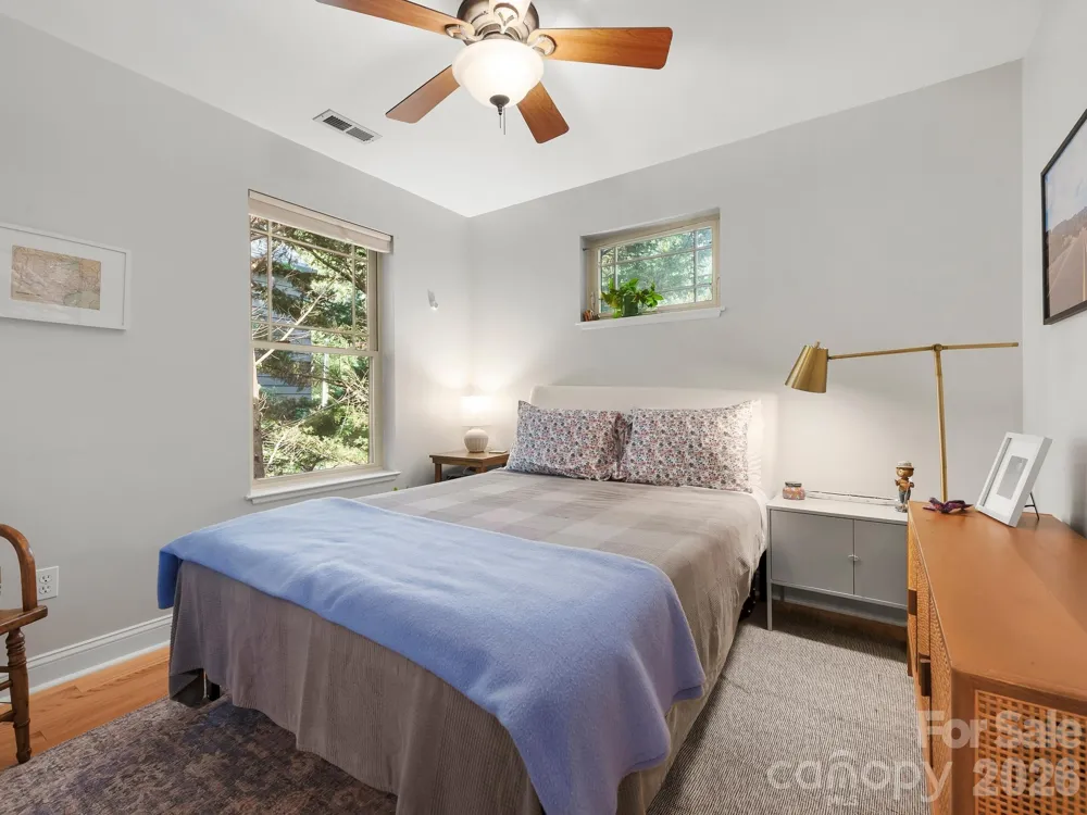 56 Harvard Place Asheville, NC 28806