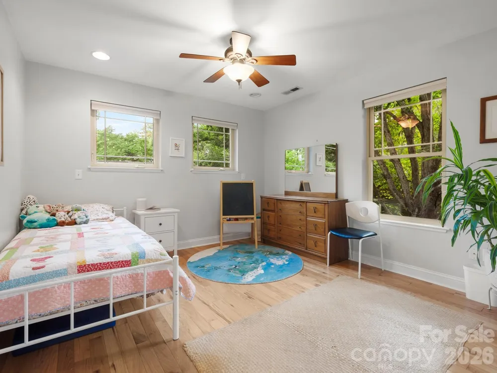 56 Harvard Place Asheville, NC 28806