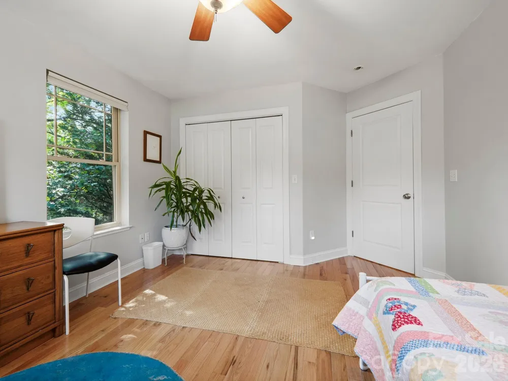 56 Harvard Place Asheville, NC 28806