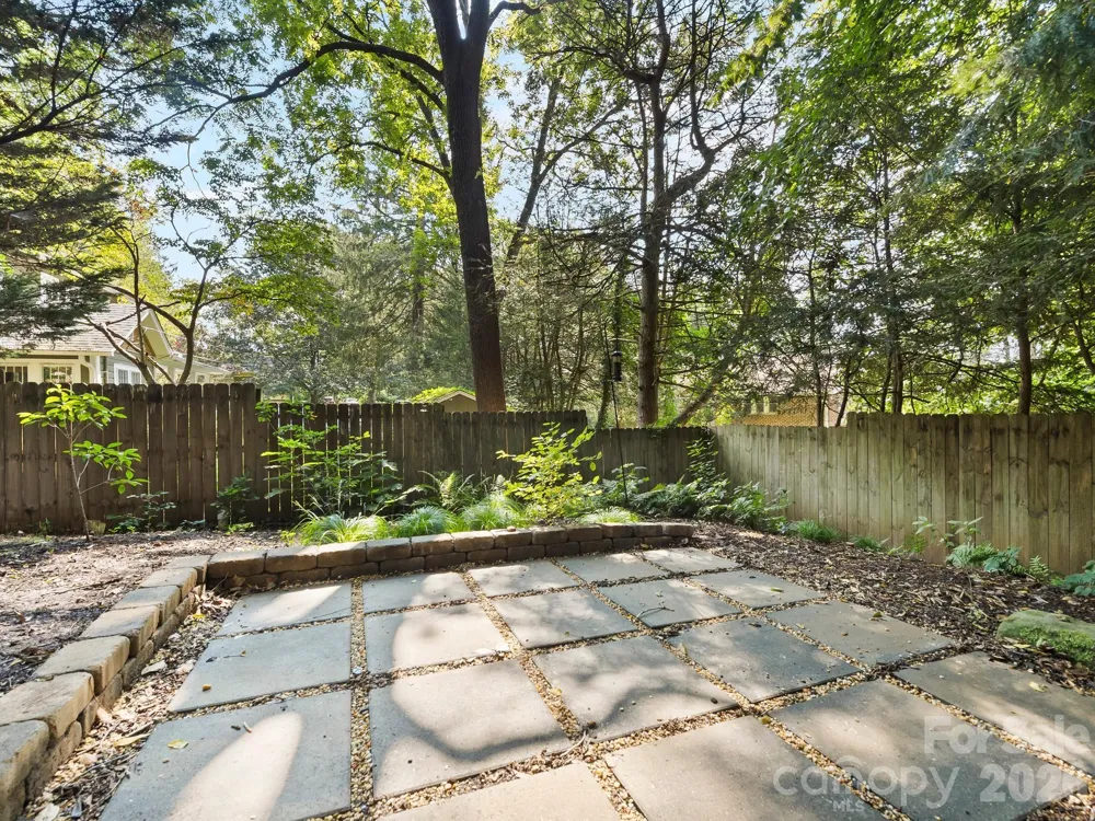56 Harvard Place Asheville, NC 28806