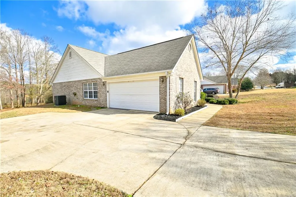 719 Overlook Drive Winder, GA 30680
