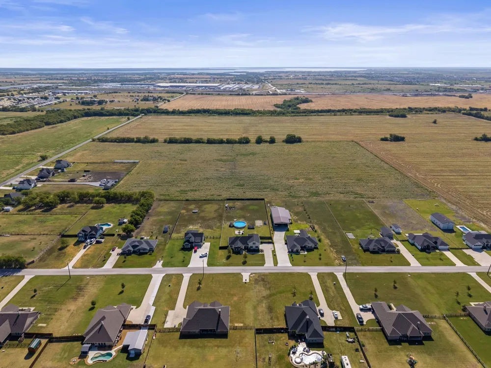3885 Lois Road W Sanger, TX 76266