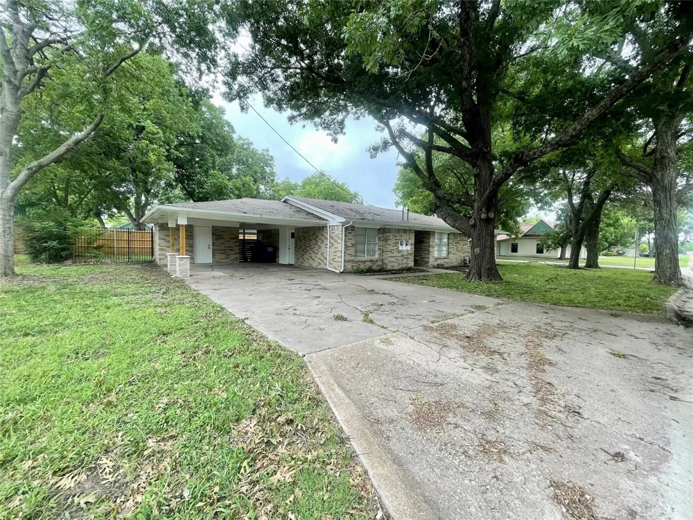 515 Maple Street Farmersville, TX 75442