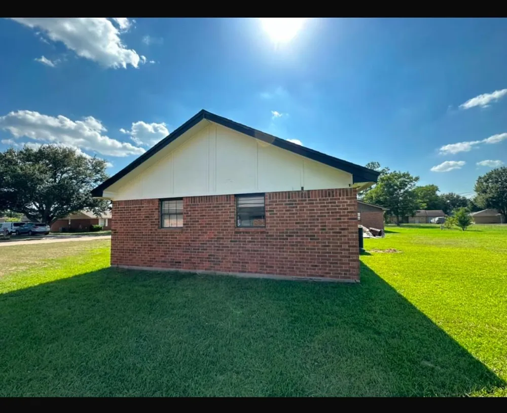 732 Meadow Lane Hempstead, TX 77445