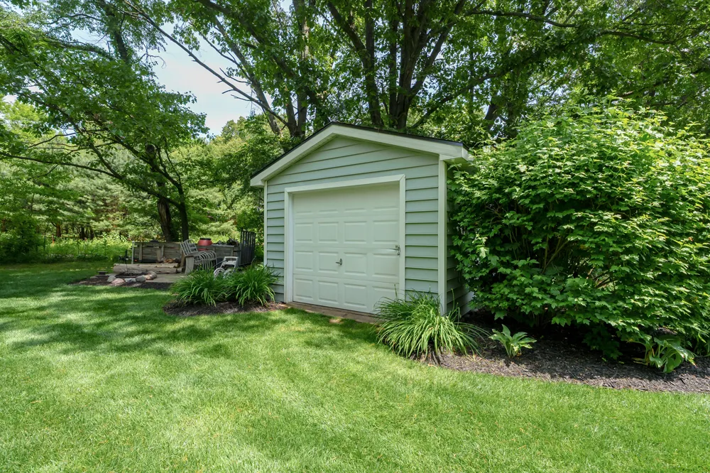 8514 Hathaway Road Kalamazoo, MI 49009