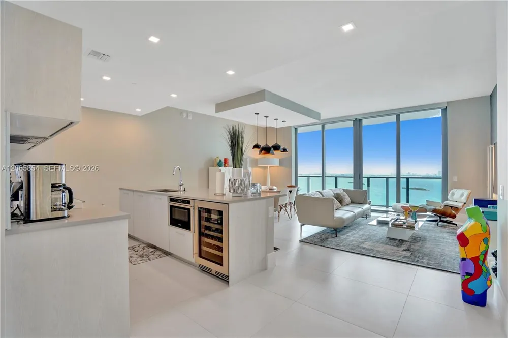 501 NE 31st St #PH4102 Miami, FL 33137