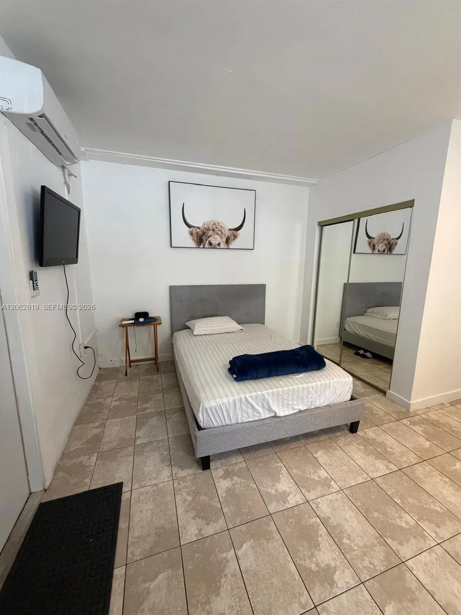 201 NE 169th St #1 North Miami Beach, FL 33162