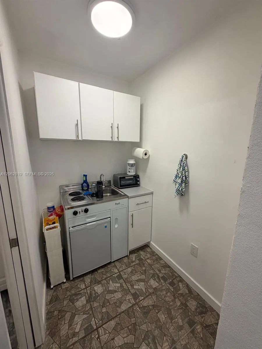 201 NE 169th St #1 North Miami Beach, FL 33162
