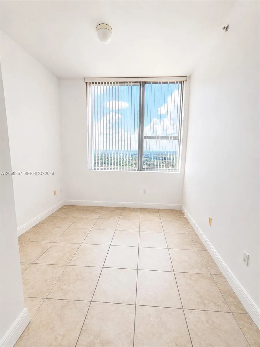 2681 Flamingo Rd #2705S Sunrise, FL 33323