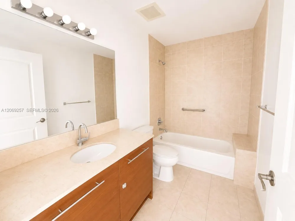 2681 Flamingo Rd #2705S Sunrise, FL 33323