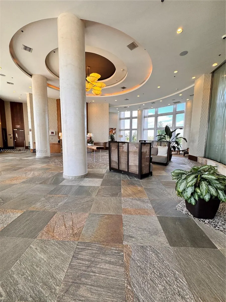 2681 Flamingo Rd #2705S Sunrise, FL 33323