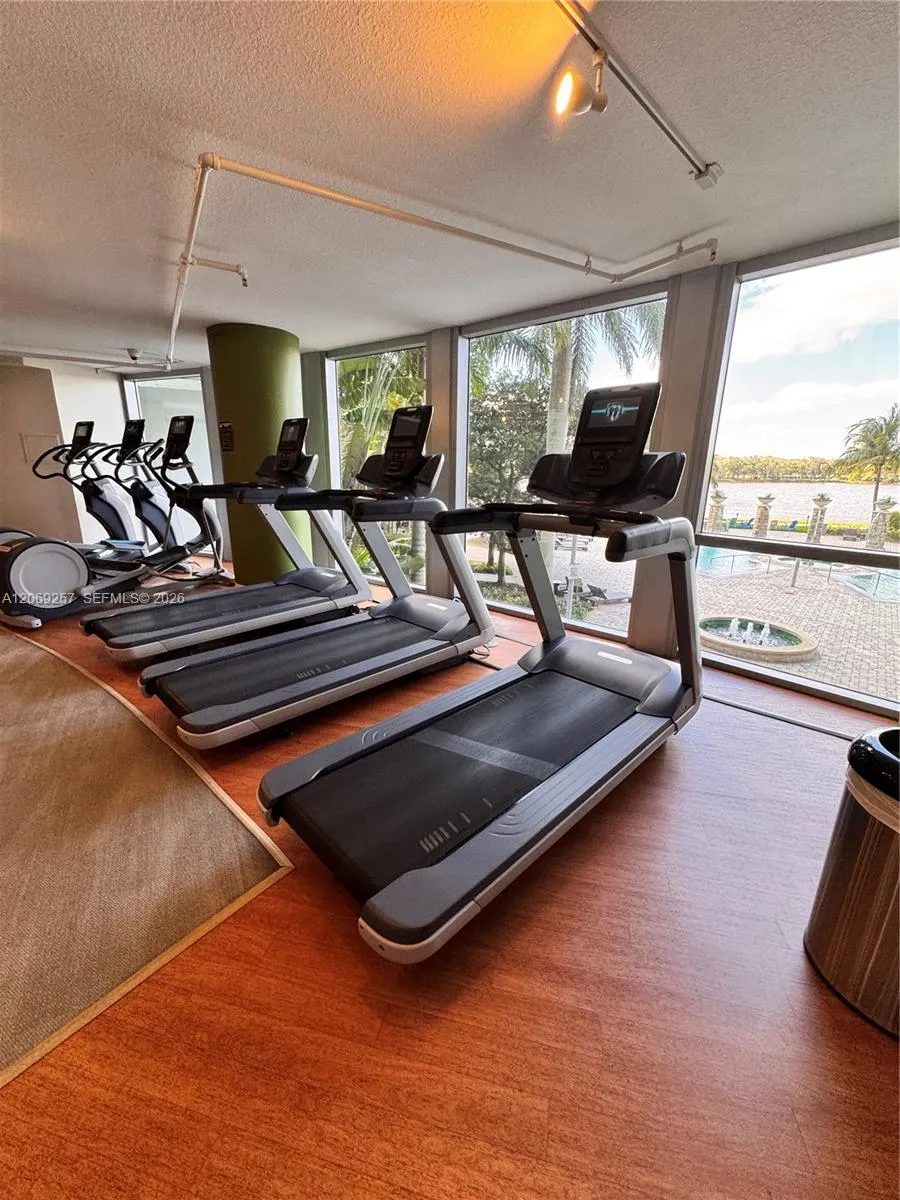 2681 Flamingo Rd #2705S Sunrise, FL 33323