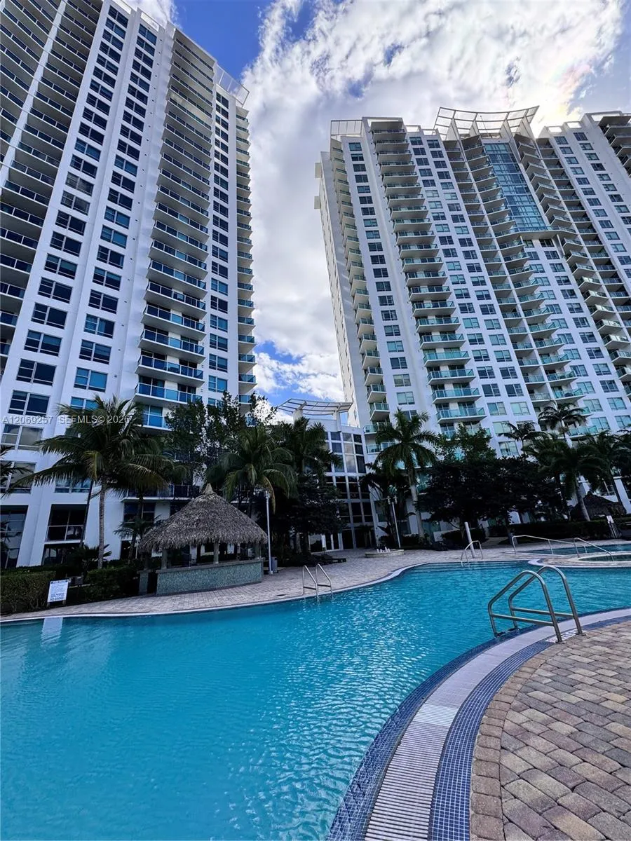 2681 Flamingo Rd #2705S Sunrise, FL 33323