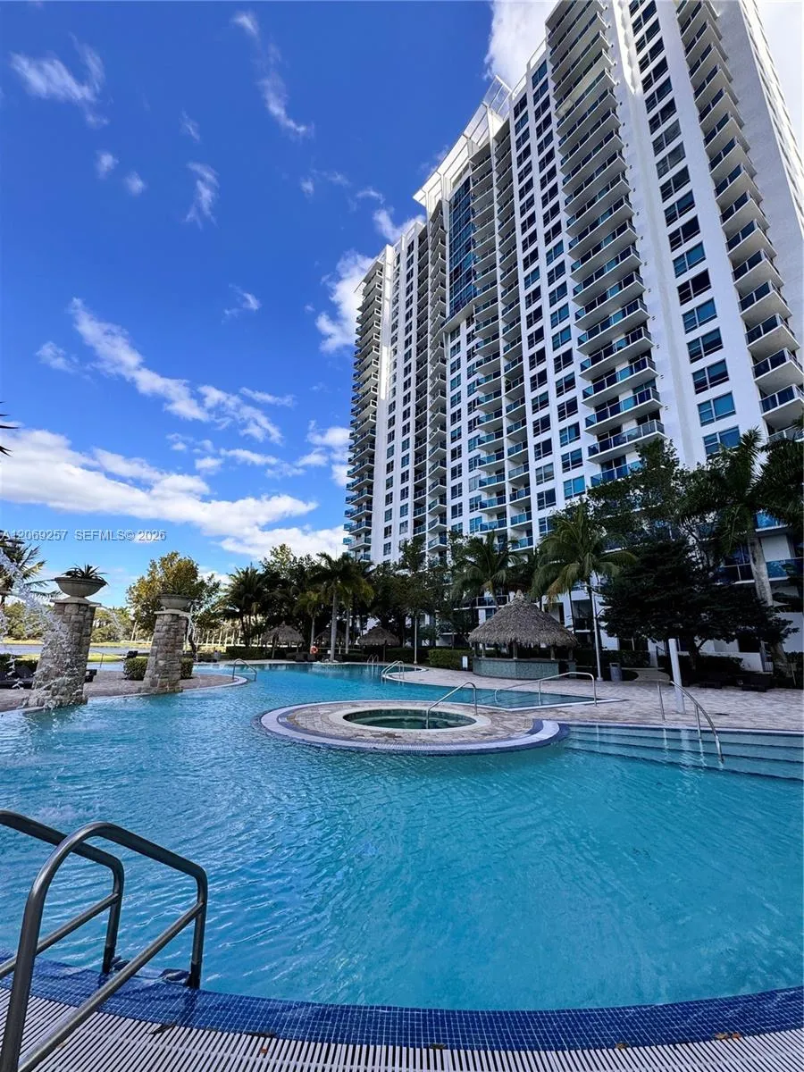 2681 Flamingo Rd #2705S Sunrise, FL 33323