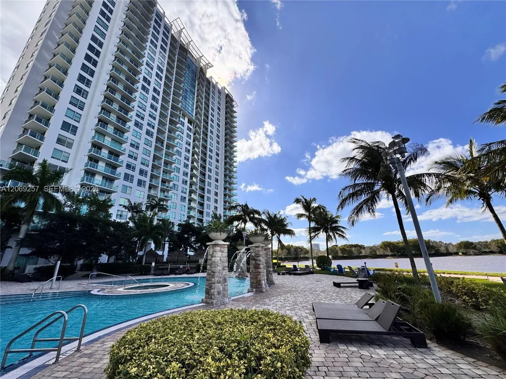 2681 Flamingo Rd #2705S Sunrise, FL 33323