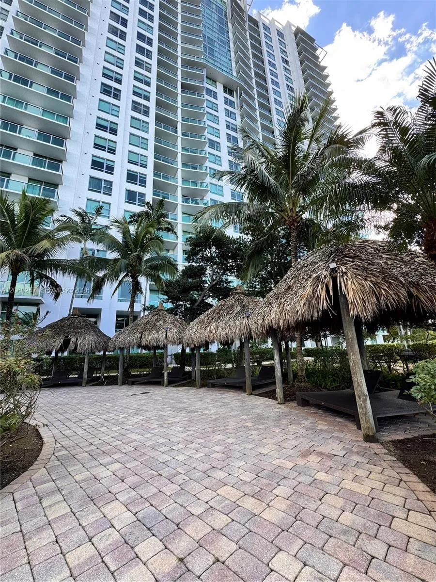 2681 Flamingo Rd #2705S Sunrise, FL 33323