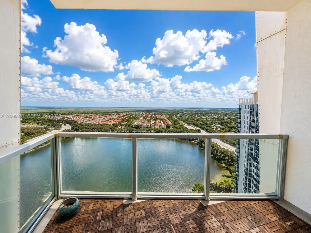 2681 Flamingo Rd #2705S Sunrise, FL 33323