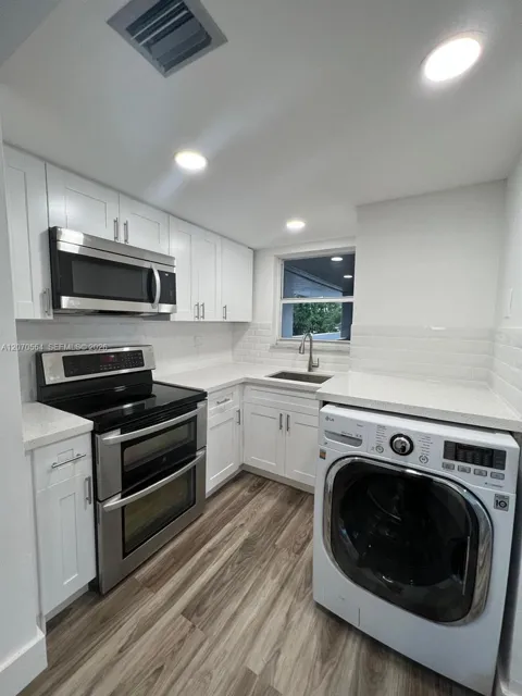 310 Fontainebleau Blvd #204