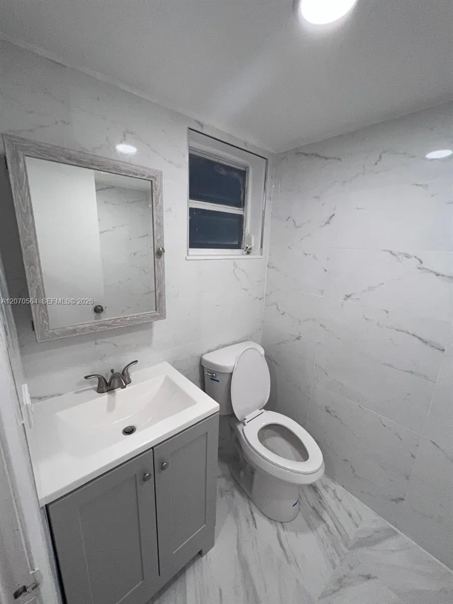 310 Fontainebleau Blvd #204 Miami, FL 33172
