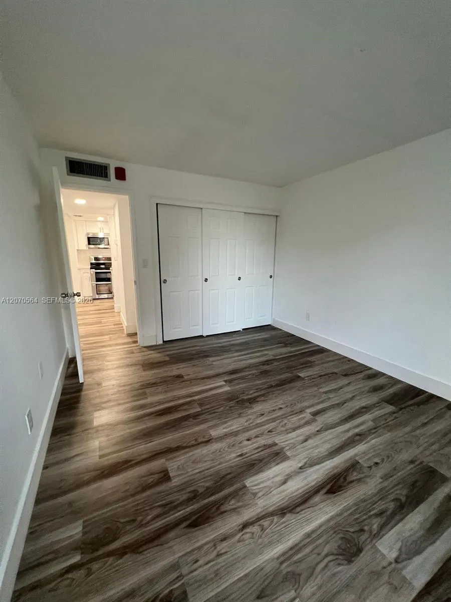 310 Fontainebleau Blvd #204 Miami, FL 33172
